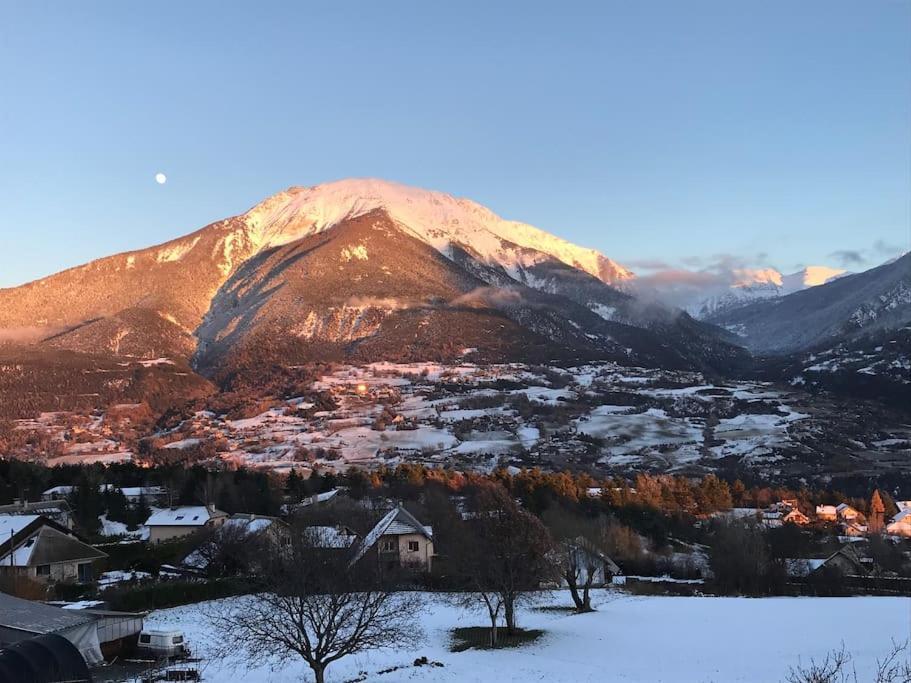 Gite Confort 15 Couchages, Vue Panoramique Montagne Hautes Alpes, Terrasses Embrun Εξωτερικό φωτογραφία